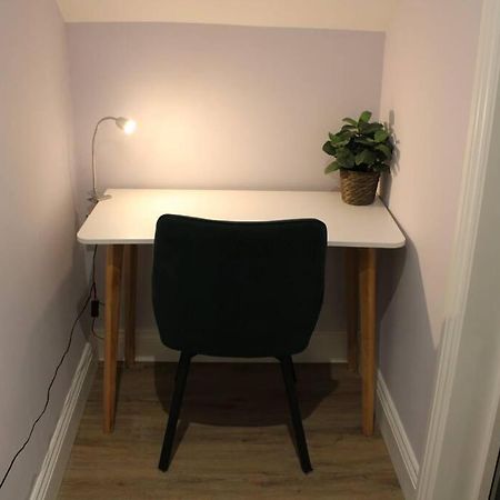 5 Star Apartment Лондон Экстерьер фото
