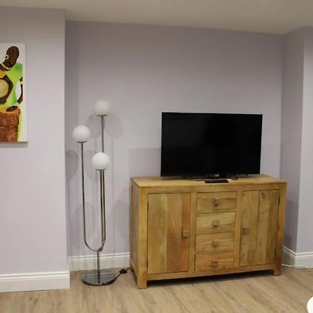 5 Star Apartment Лондон Экстерьер фото