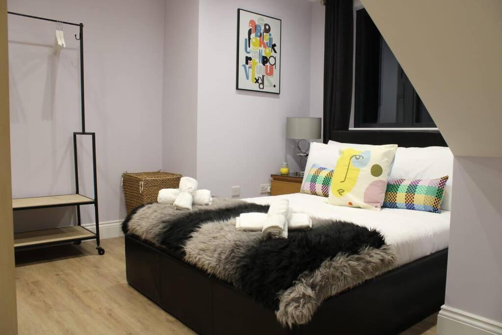 5 Star Apartment Лондон Экстерьер фото